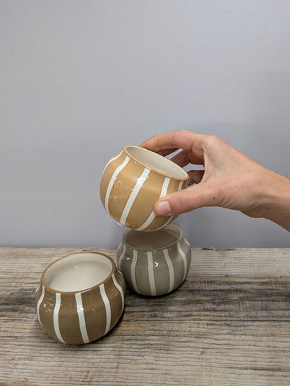 Portavaso in Ceramica Sferica a Righe 6 cm