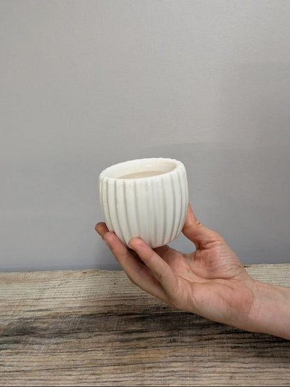 Portavaso in Ceramica a Calice Costolato 6 cm
